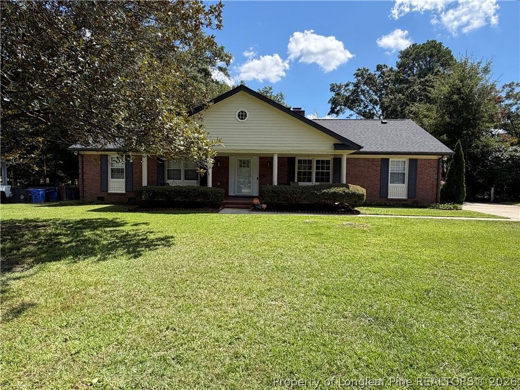 339 Colinwood Drive, Fayetteville, NC 28303 — exterior