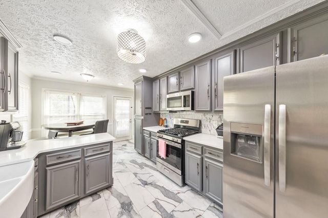 429 Etowah Valley Way, Woodstock, GA 30189