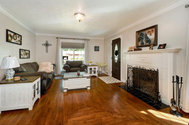 2021 S Jefferson Avenue, Springfield, MO 65807