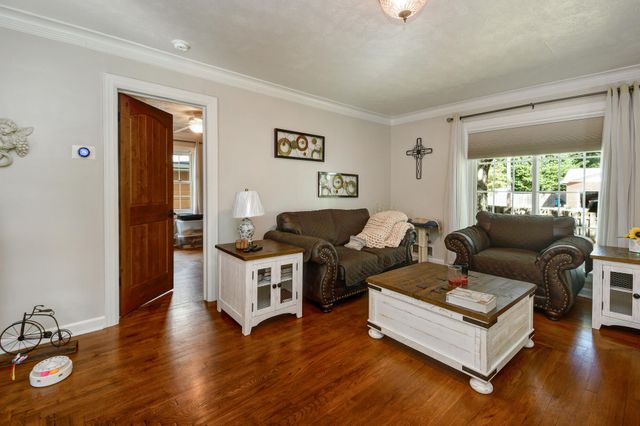 2021 S Jefferson Avenue, Springfield, MO 65807