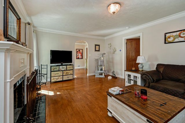 2021 S Jefferson Avenue, Springfield, MO 65807