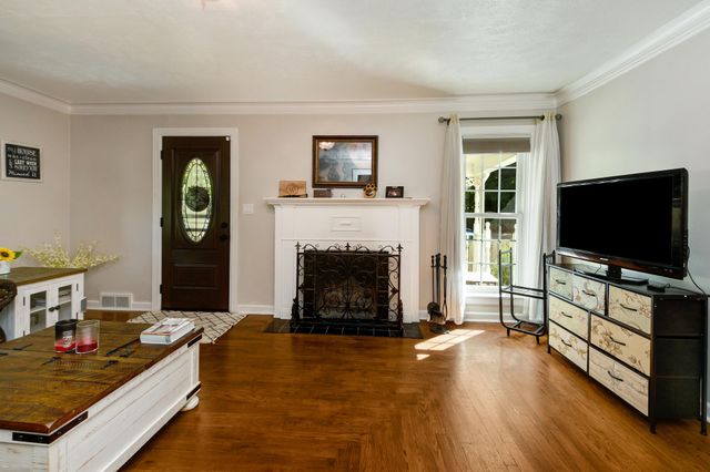 2021 S Jefferson Avenue, Springfield, MO 65807