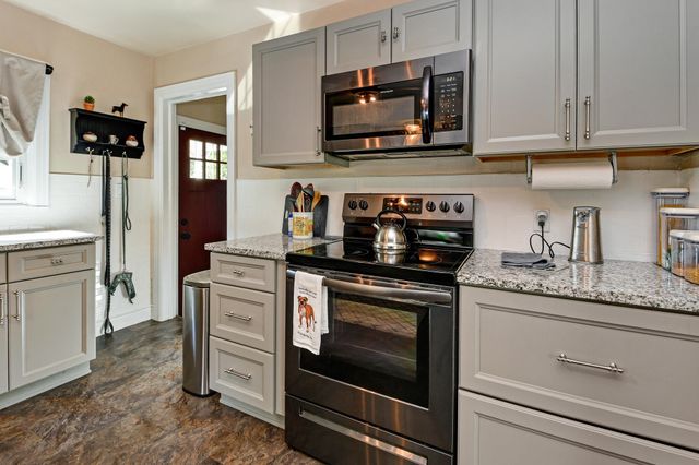 2021 S Jefferson Avenue, Springfield, MO 65807