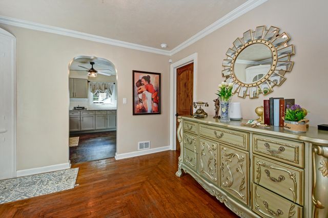 2021 S Jefferson Avenue, Springfield, MO 65807