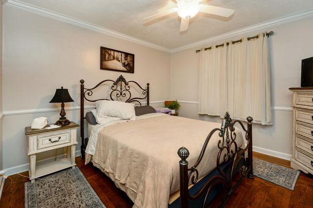 2021 S Jefferson Avenue, Springfield, MO 65807