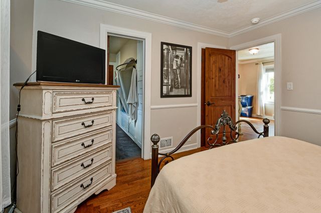 2021 S Jefferson Avenue, Springfield, MO 65807