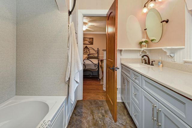 2021 S Jefferson Avenue, Springfield, MO 65807