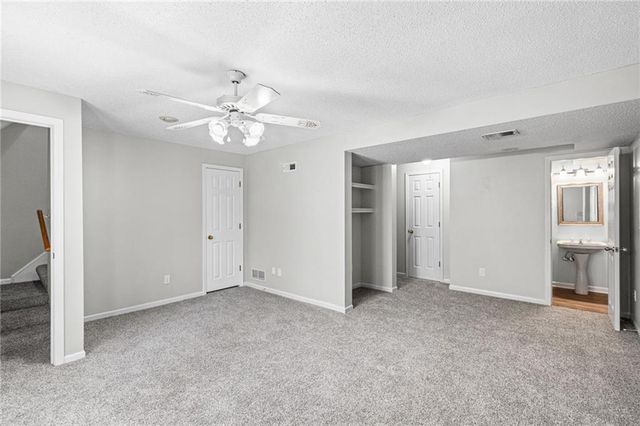 7218 N Pennsylvania Avenue, Kansas City, MO 64118