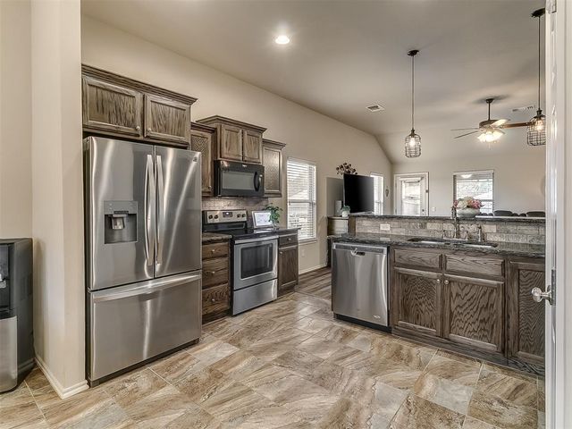 12487 Lakota Drive, Choctaw, OK 73020