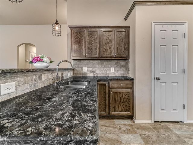 12487 Lakota Drive, Choctaw, OK 73020