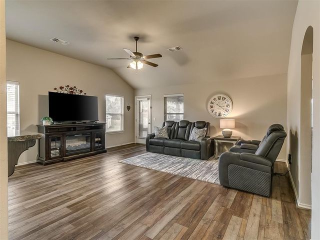 12487 Lakota Drive, Choctaw, OK 73020
