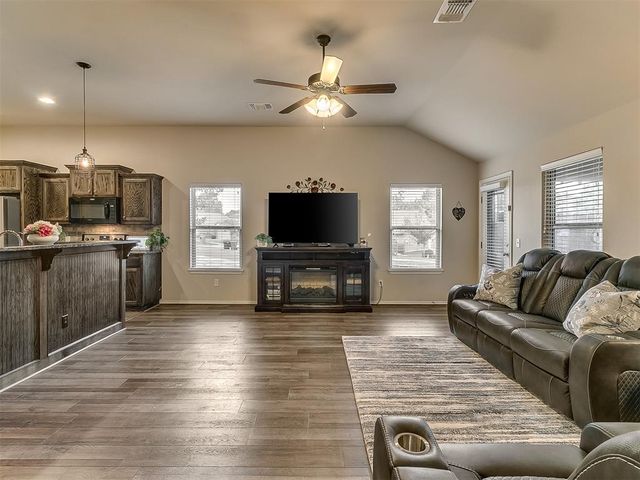 12487 Lakota Drive, Choctaw, OK 73020