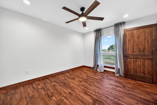 616 E Bells Boulevard, Bells, TX 75414