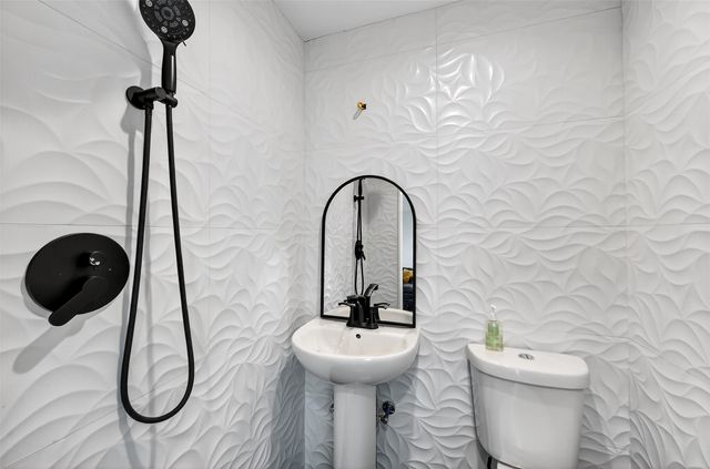 616 E Bells Boulevard, Bells, TX 75414