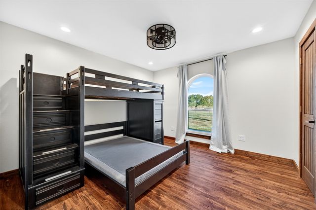 616 E Bells Boulevard, Bells, TX 75414