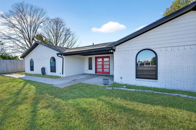 616 E Bells Boulevard, Bells, TX 75414