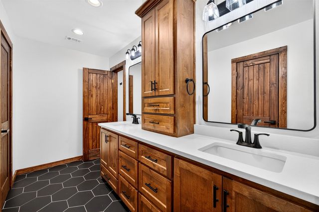 616 E Bells Boulevard, Bells, TX 75414