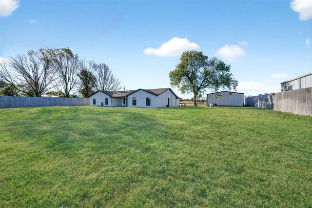 616 E Bells Boulevard, Bells, TX 75414