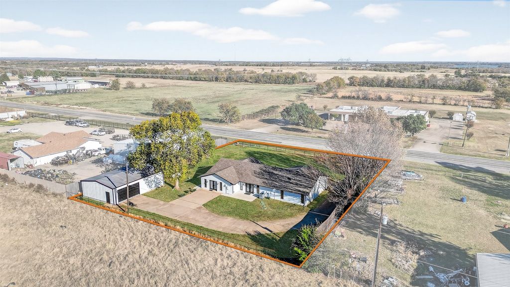 616 E Bells Boulevard, Bells, TX 75414