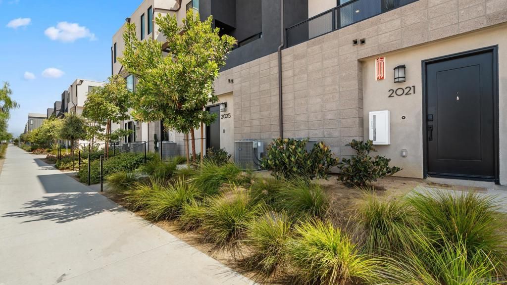 Image 1 of property listing at 2021 Epoca Way, San Diego, CA 92154