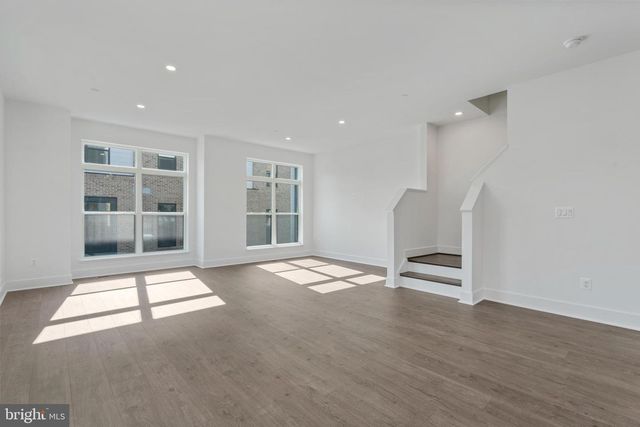 2038 TYSONS RIDGELINE RD, Falls Church, VA 22046