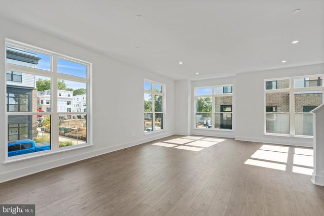 2038 TYSONS RIDGELINE RD, Falls Church, VA 22046