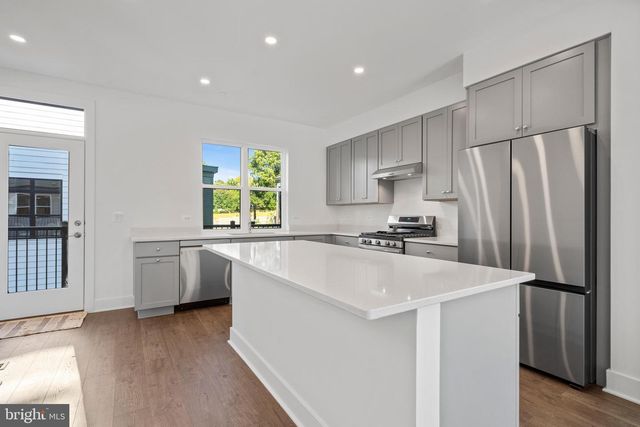 2038 TYSONS RIDGELINE RD, Falls Church, VA 22046