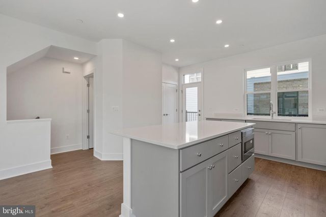 2038 TYSONS RIDGELINE RD, Falls Church, VA 22046