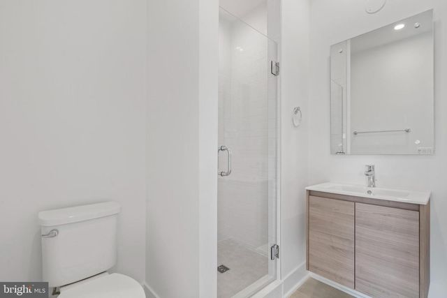 2038 TYSONS RIDGELINE RD, Falls Church, VA 22046