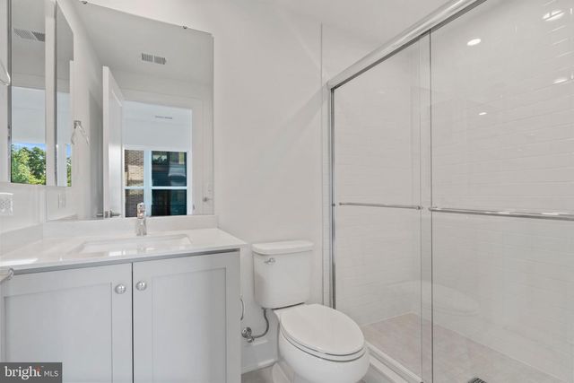 2038 TYSONS RIDGELINE RD, Falls Church, VA 22046