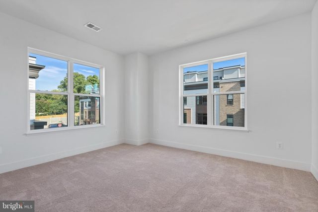 2038 TYSONS RIDGELINE RD, Falls Church, VA 22046