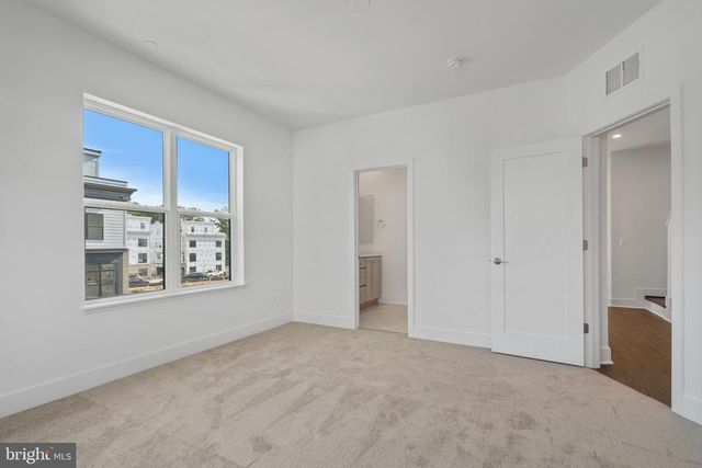 2038 TYSONS RIDGELINE RD, Falls Church, VA 22046