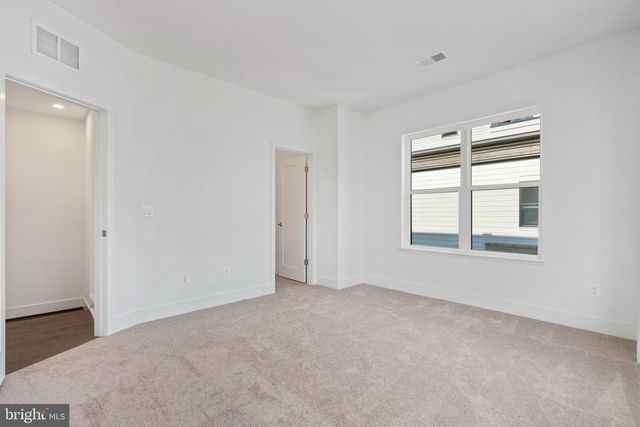 2038 TYSONS RIDGELINE RD, Falls Church, VA 22046