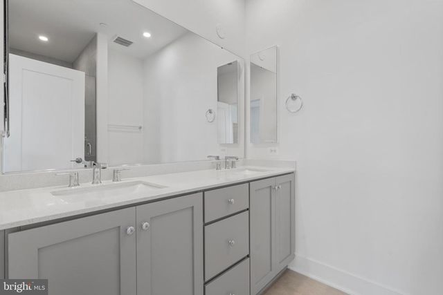 2038 TYSONS RIDGELINE RD, Falls Church, VA 22046
