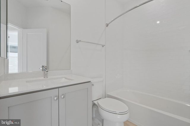 2038 TYSONS RIDGELINE RD, Falls Church, VA 22046