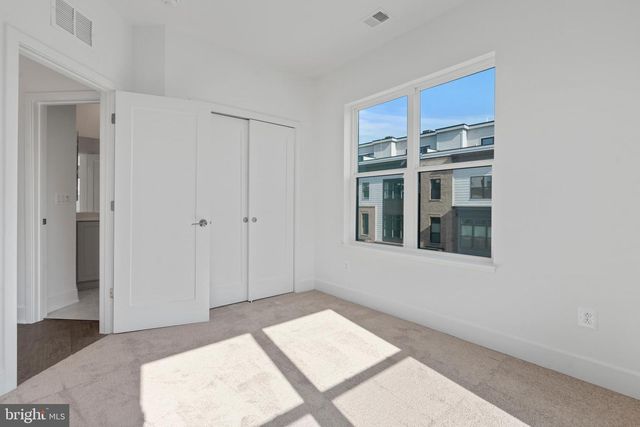2038 TYSONS RIDGELINE RD, Falls Church, VA 22046