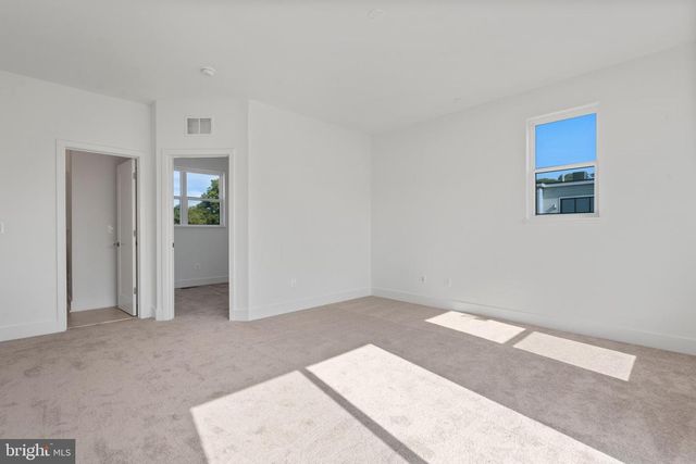 2038 TYSONS RIDGELINE RD, Falls Church, VA 22046