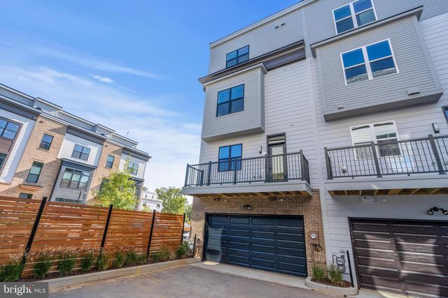 2038 TYSONS RIDGELINE RD, Falls Church, VA 22046