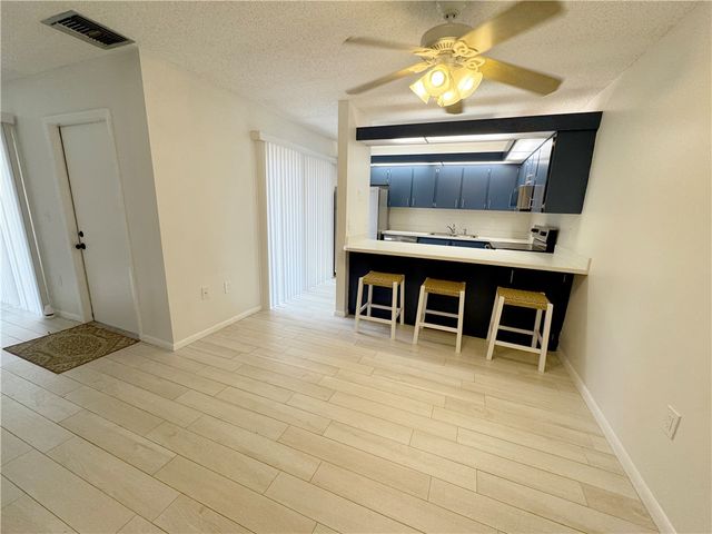 1166 6th Avenue D, Vero Beach, FL 32960