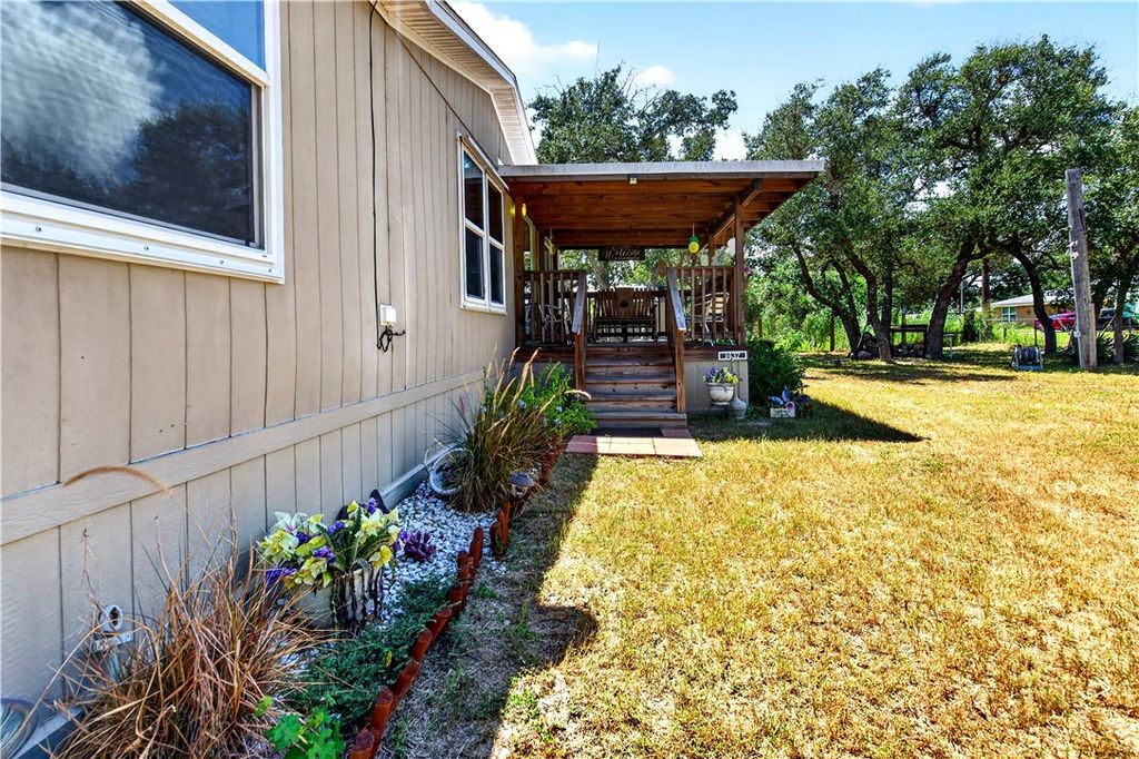 1437 Mallard Dr, Rockport, TX 78382 — exterior