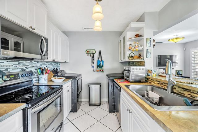 12255 SW 117th Ter, Miami, FL 33186