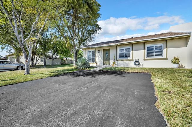 12255 SW 117th Ter, Miami, FL 33186