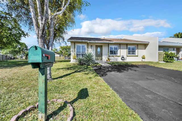 12255 SW 117th Ter, Miami, FL 33186