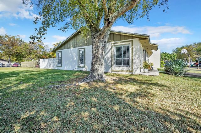 12255 SW 117th Ter, Miami, FL 33186