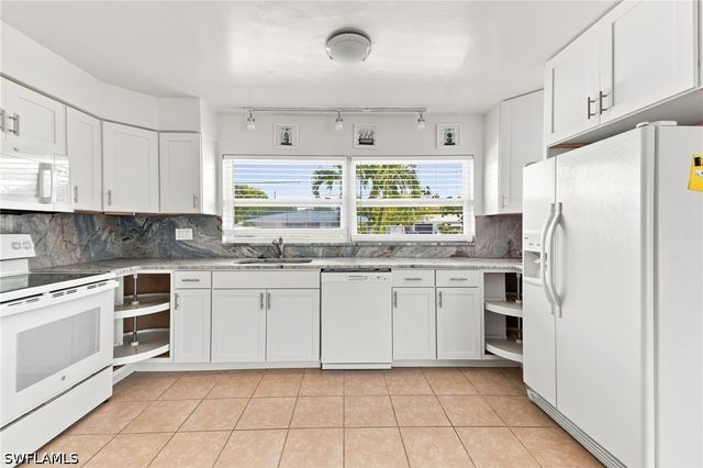 5224 Tower DR, Cape Coral, FL 33904