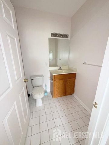 368 Rector Street 421, Perth Amboy, NJ 08861