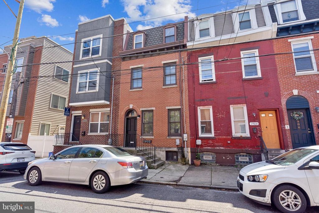 1902 CARPENTER STREET, Philadelphia, PA 19146