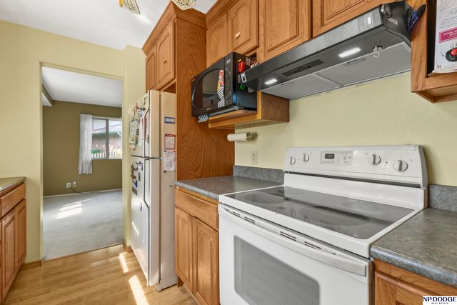 905 Sycamore Drive, Lincoln, NE 68510