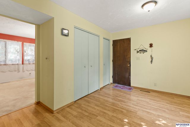 905 Sycamore Drive, Lincoln, NE 68510