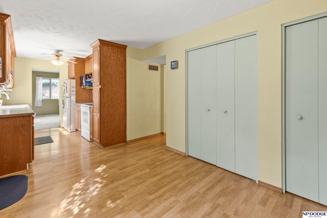 905 Sycamore Drive, Lincoln, NE 68510